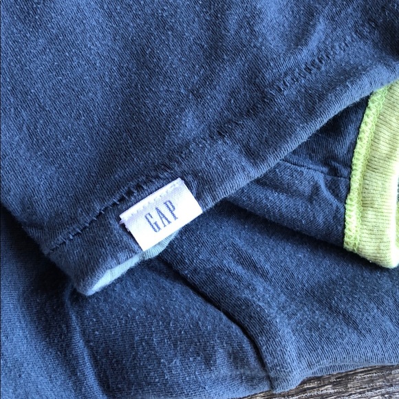 Gap Reversible 2T T-Shirt - Picture 3 of 3